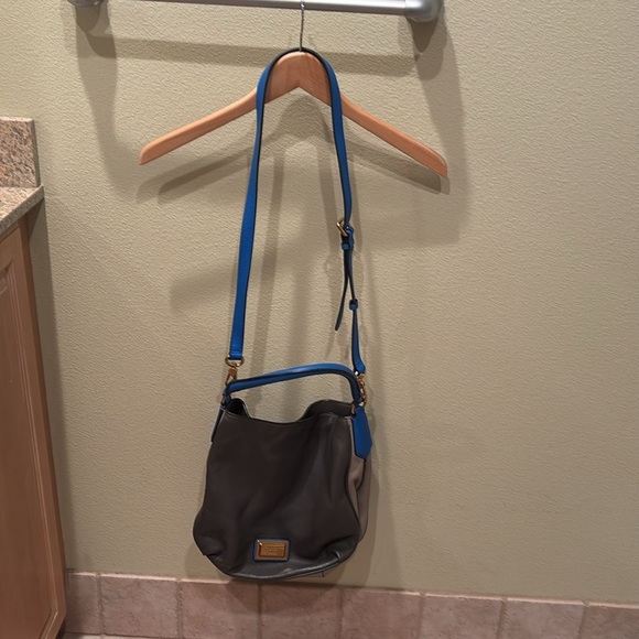 Marc by Marc Jacobs woman's leather dark grey tan and blue purse. - Picture 7 of 15